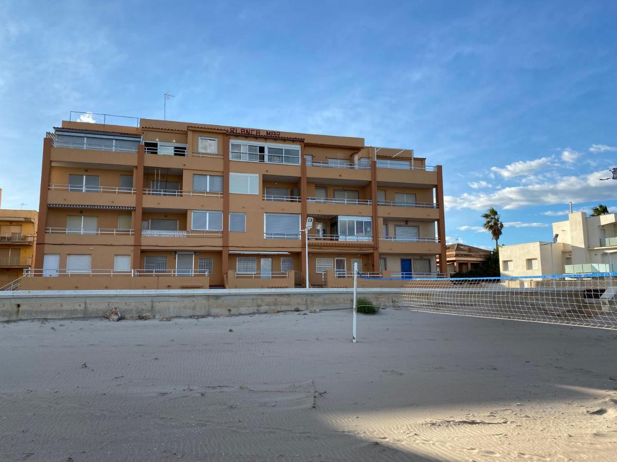Beachfront And Peaceful Apartment Mareny Barraquetas Bagian luar foto
