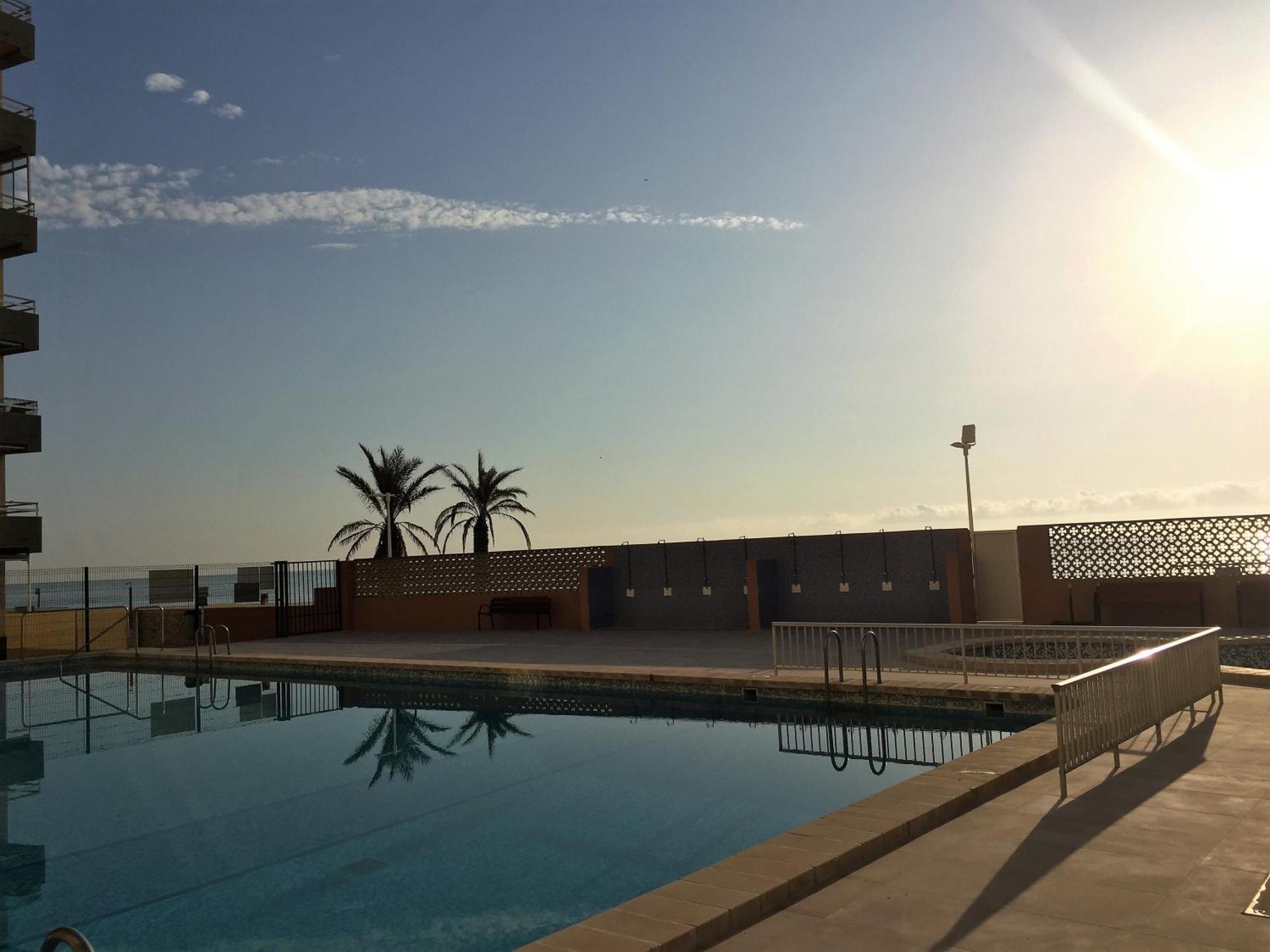 Beachfront And Peaceful Apartment Mareny Barraquetas Bagian luar foto